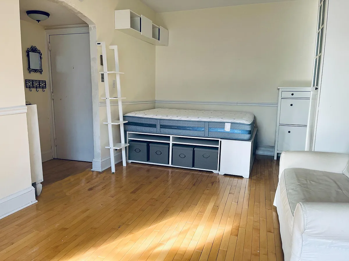 Building Photo - 644 Massachusetts Ave NE #206