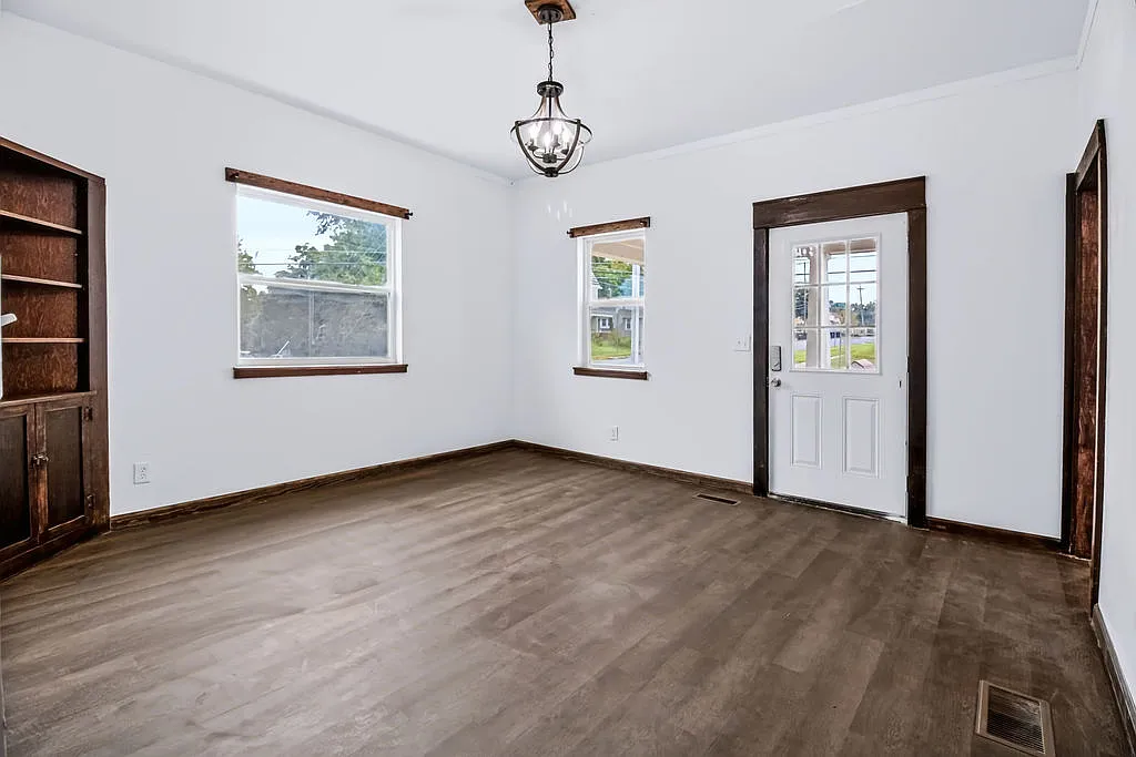 123 East North Street - 1 — Photo 3
