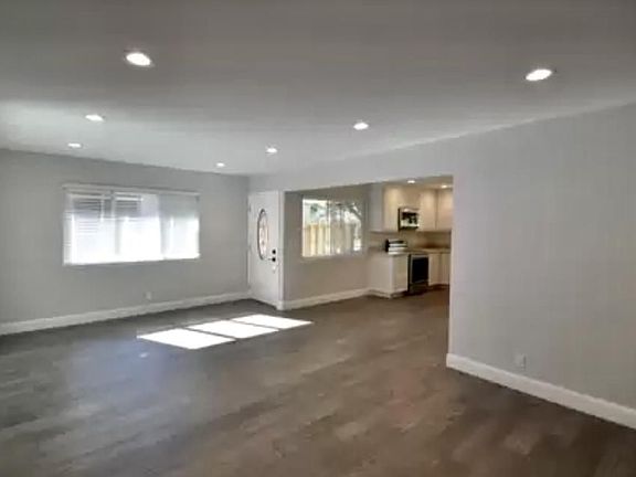 5th image of 520 Westlake Dr