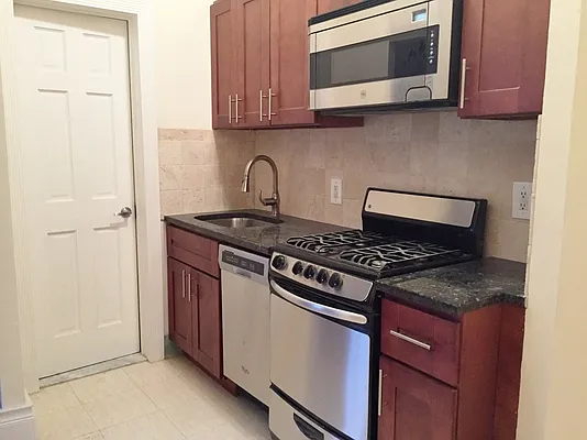 Rented by DYNAMIC REALTY OF NEW YORK CORP | media 34