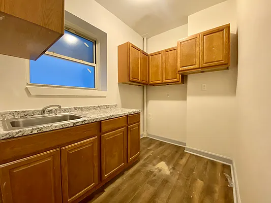 Rented by Zjama Realty Corp | media 20
