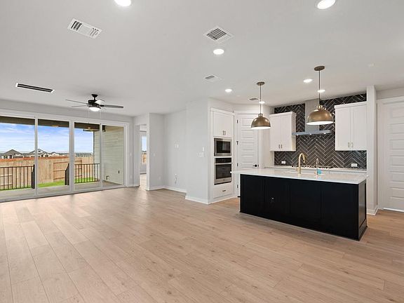 4th image of 112 High Valley Dr