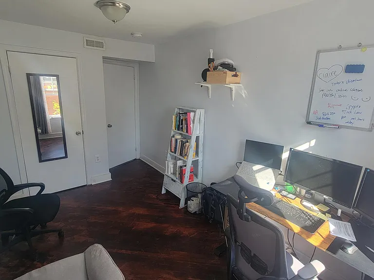 606 S American St #3 — Photo 8