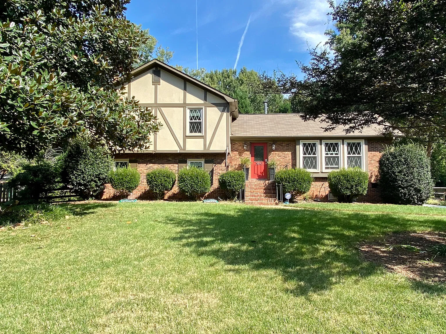 4 bed, 1971 sqft, $3,200 — Photo 1