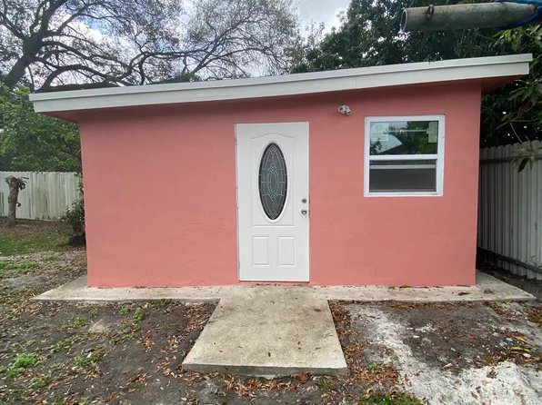 430 NW 144th St, Miami, FL 33168
