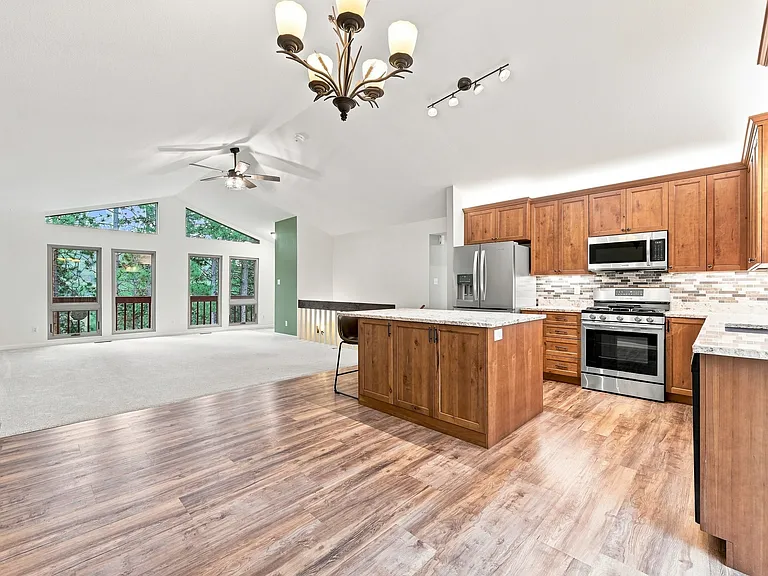 34431 Chilton Ave — Photo 3