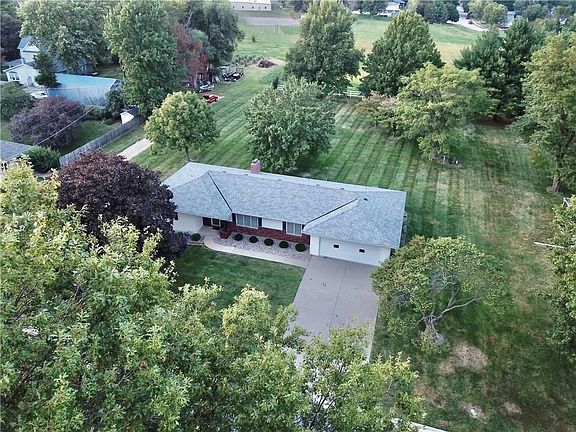 3rd image of 501 E Harvey Dr
