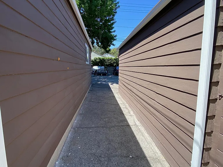 2427 E Villa St — Photo 14