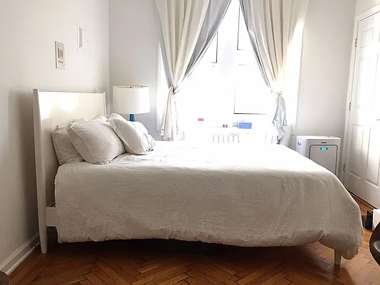 Rented by Manhattan Realty Group | media 3