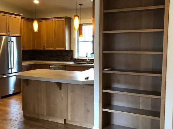 1657 NW Mount Washington Dr, Bend, OR 97703