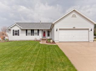 1118 Acacia Dr NE, Cedar Rapids, IA 52402