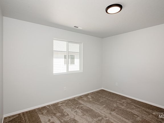 5th image of 902 E 18 N