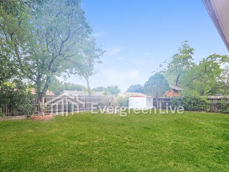 5930 Cliff Valley Dr — Photo 13