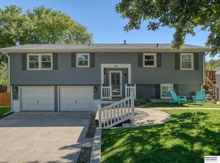 3113 S 111th St, Omaha, NE 68144