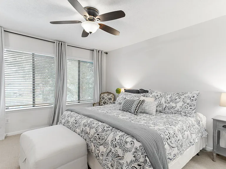 1130 Silent Harbor Ct — Photo 8