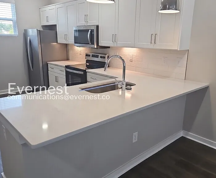 302 Jeffries Way — Photo 7