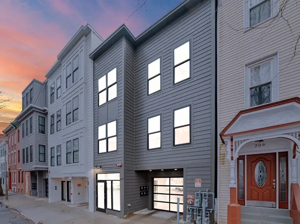 217 Paris St #1, Boston, MA 02128