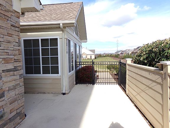 3rd image of 2814 Blackwater Dr