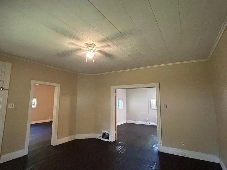 832 Commercial St — Photo 6