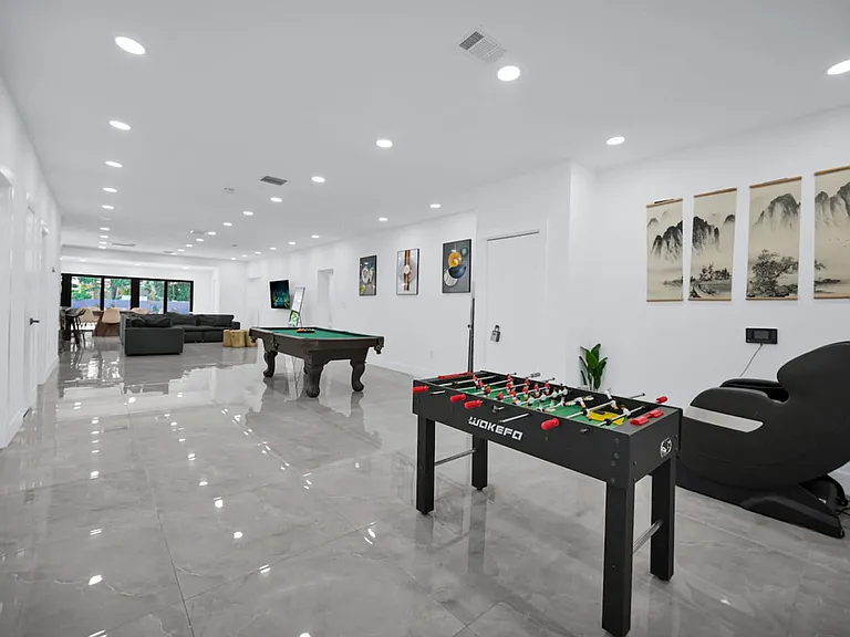 Building's Lounge
