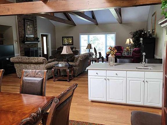 3rd image of 408 Burkley Dr