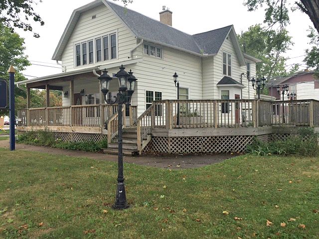 1st image of 912 Carpenter Ave