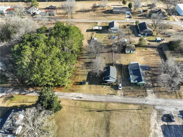 110 E 21st St, Lanett, AL 36863
