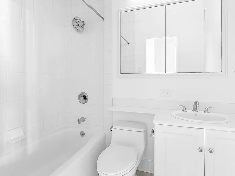 300 E 57th St #13E — Photo 9