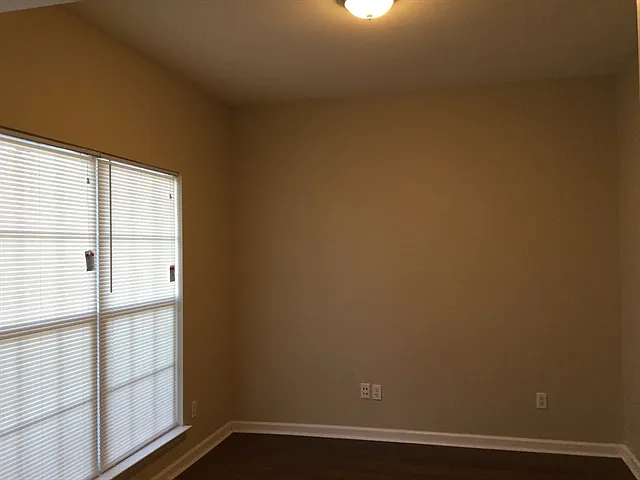 204 Annesbury Ln — Photo 14