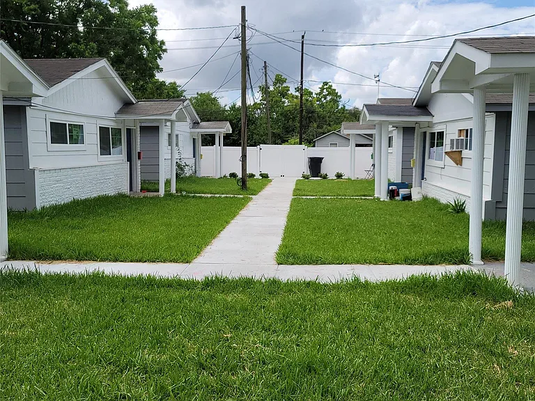 3823 Lydia St #2 — Photo 13
