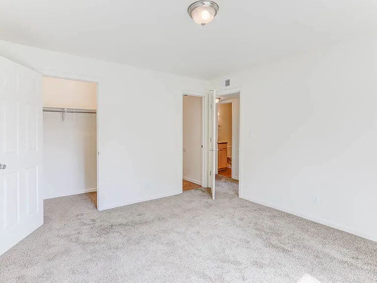 Union Square Apartments — Photo 13