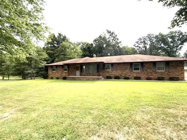 14704 N Harmony Ln, Mount Vernon, IL 62864