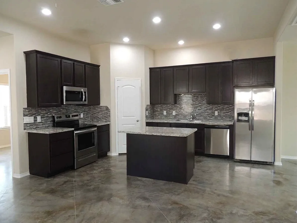 2 bed, 1120 sqft, $1,375 — Photo 3