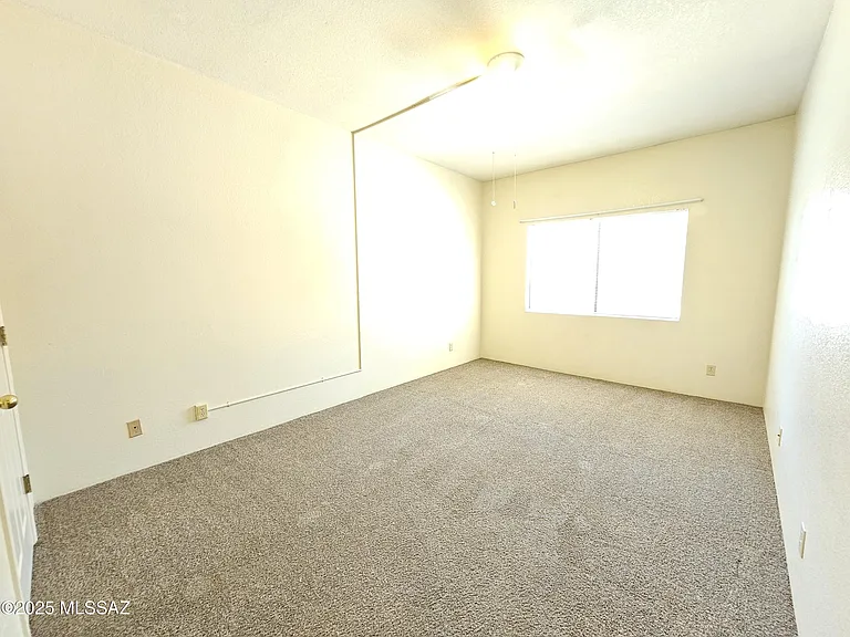 5750 N Camino Esplendora #C-227 — Photo 13