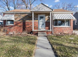22459 Daniels St, Saint Clair Shores, MI 48081