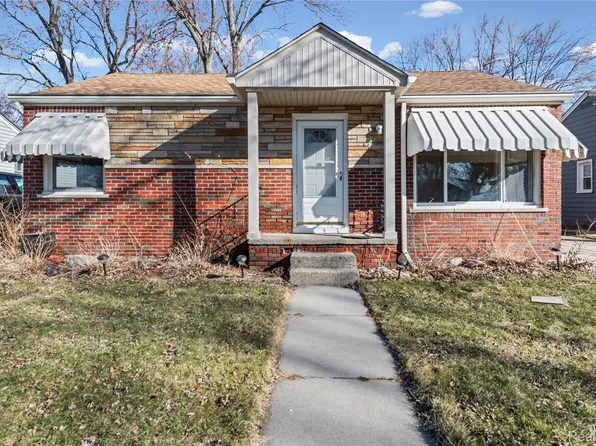 22459 Daniels St, Saint Clair Shores, MI 48081