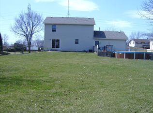 55030 Willow Creek Dr, Mishawaka, IN 46545