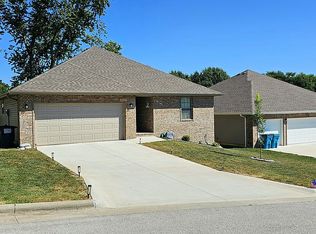 3343 E Beaumont Ct, Springfield, MO 65804
