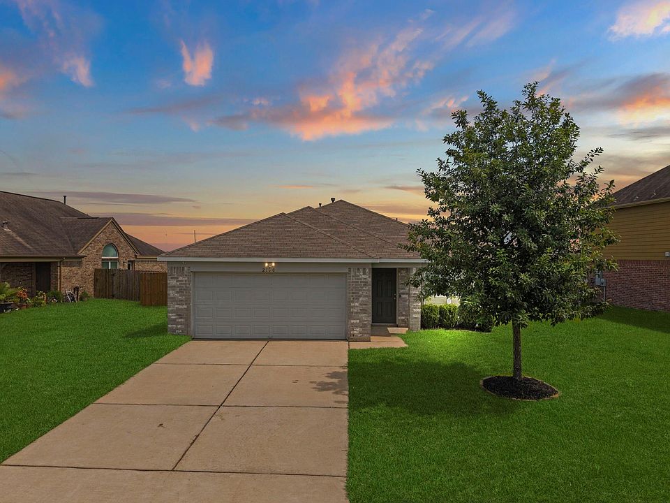 1st image of 2110 Red Cedar Trl