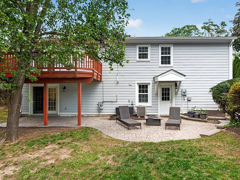 9810 Meadow Valley Dr — Photo 26