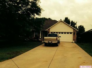 2405 SW Quail Run Ct, Claremore, OK 74019