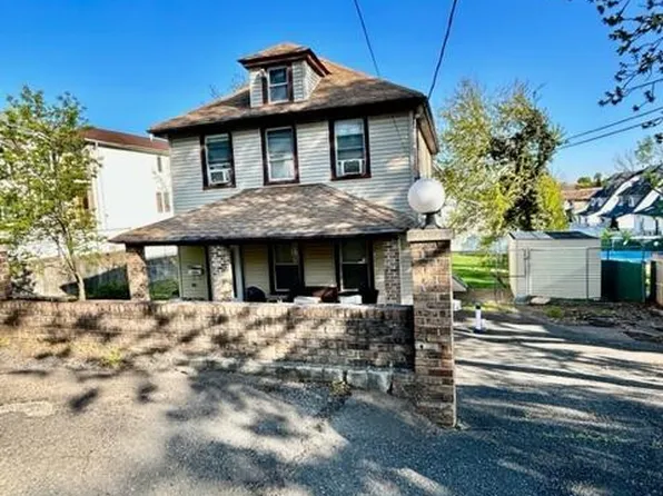 77 Woodland Ave, Staten Island, NY 10308