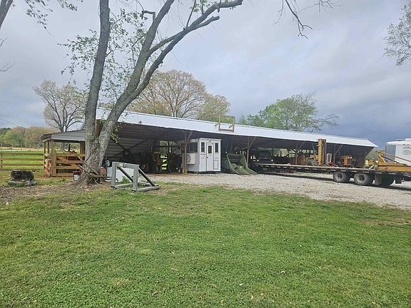 2nd image of 251 Clement Rd