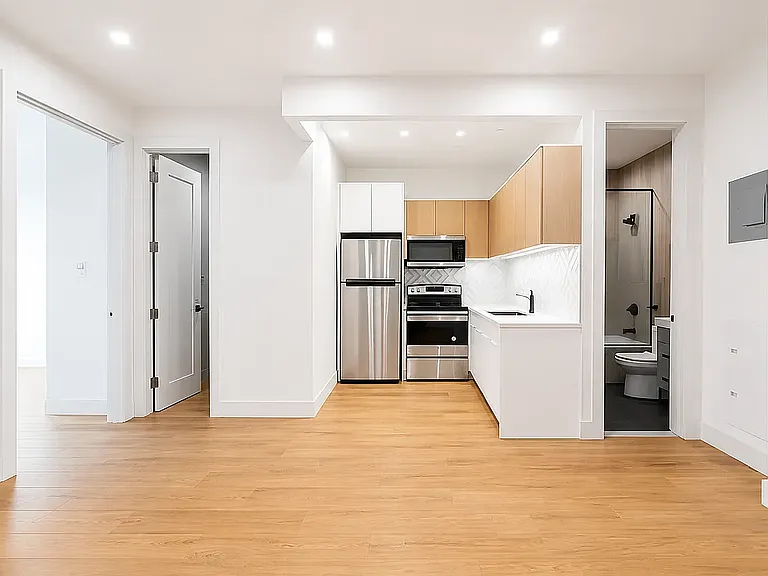 3405 Farragut Rd #2C — Photo 2