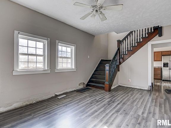 3rd image of 1129 Virginia Ave