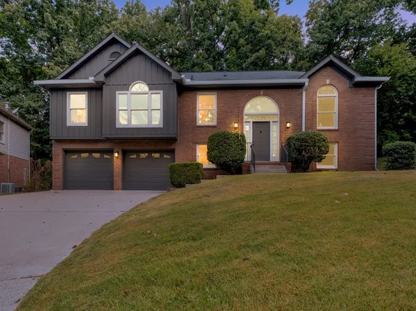 2121 N Ashford Ct, Nashville, TN 37214