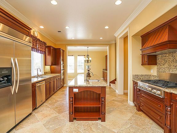 2nd image of 2785 Camphor Ct