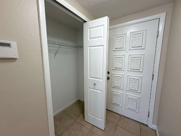 7421 Isle Dr — Photo 4