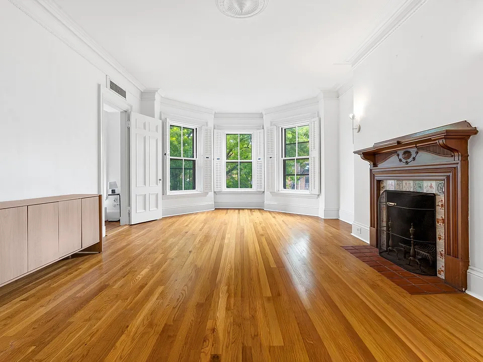 302 Commonwealth Ave #C