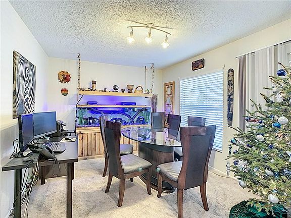 5th image of 1602 Greenwood Dr